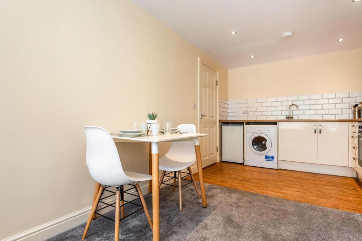 Bright 1 Bedroom Budget Flat In Central Pontefract Luaran gambar