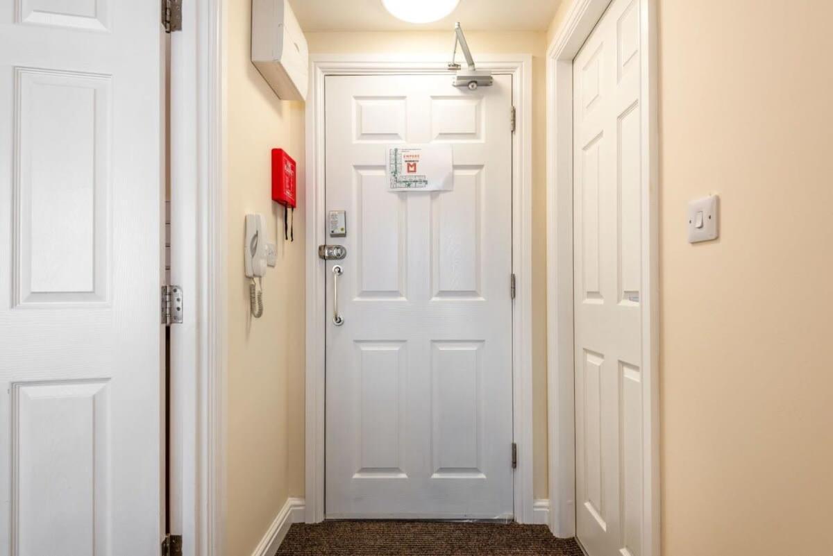 Bright 1 Bedroom Budget Flat In Central Pontefract Luaran gambar