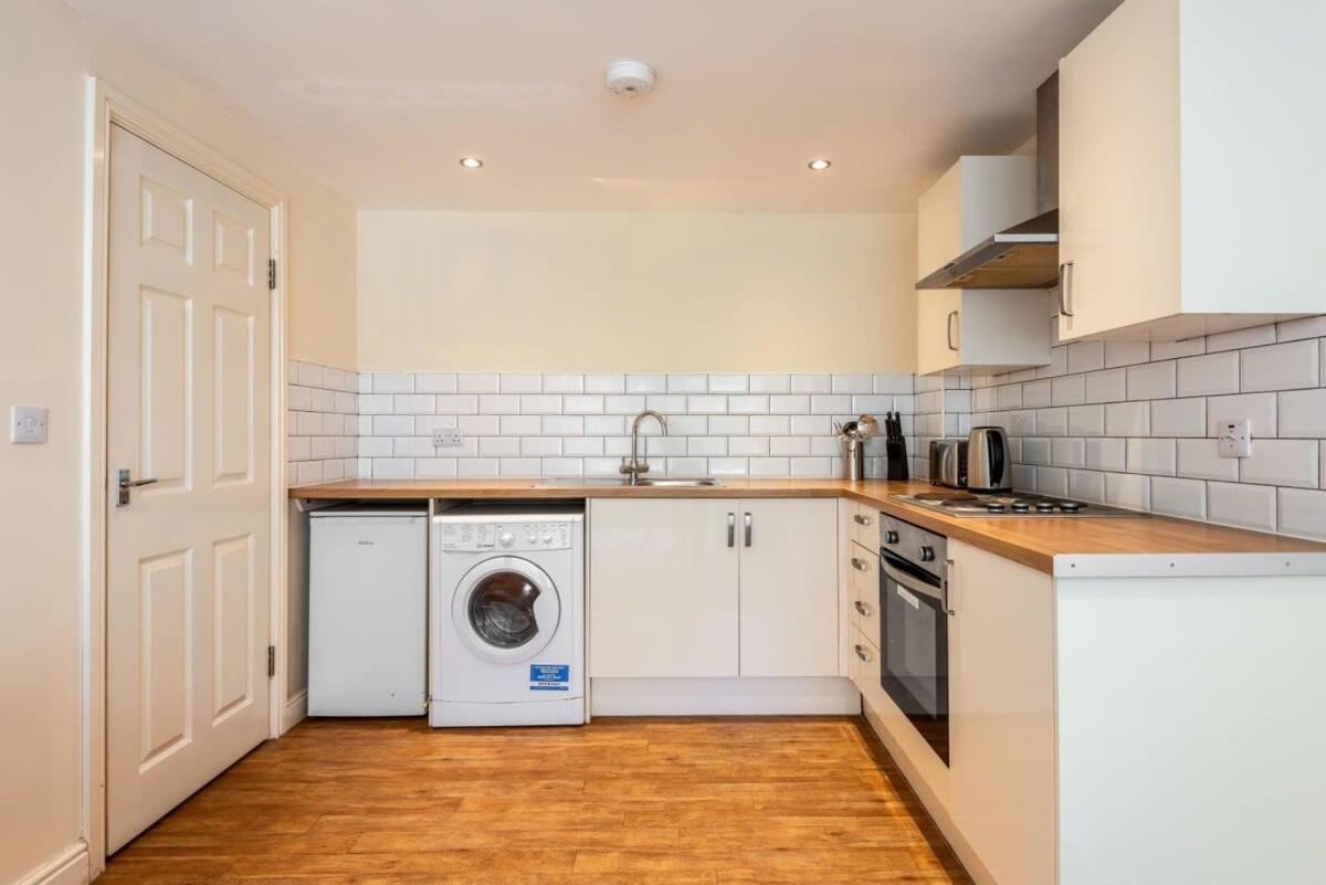 Bright 1 Bedroom Budget Flat In Central Pontefract Luaran gambar