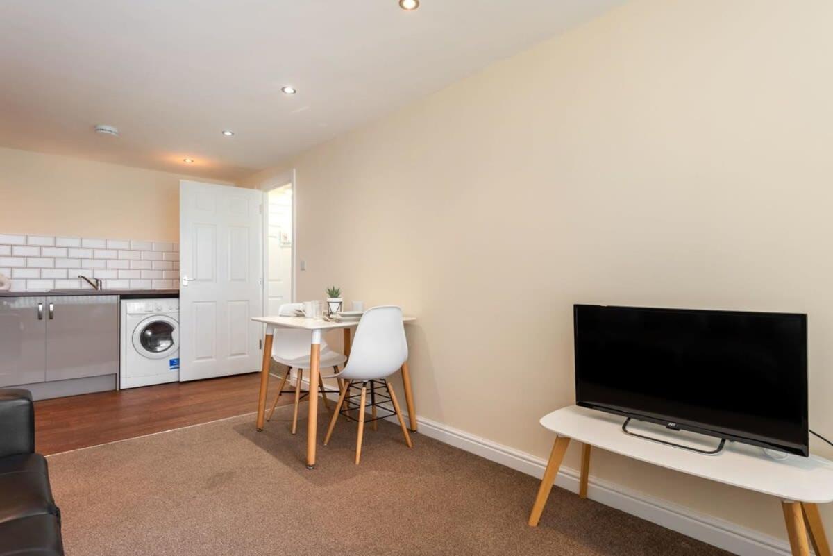Bright 1 Bedroom Budget Flat In Central Pontefract Luaran gambar