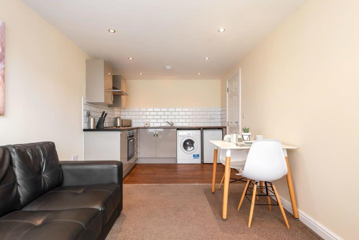 Bright 1 Bedroom Budget Flat In Central Pontefract Luaran gambar